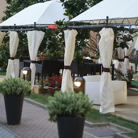 מלון Mihotel 4*