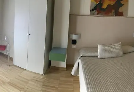 מלון Mihotel 4*
